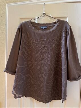 Democracy Brown Embroidered Scoop Neck Rolled Sleeve Top-Medium